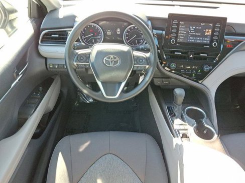 Certified 2022 Toyota Camry LE image 15