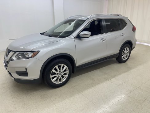 Used 2019 Nissan Rogue SV image 1