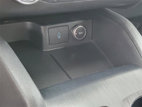 Used 2020 Ford Escape Titanium image 33