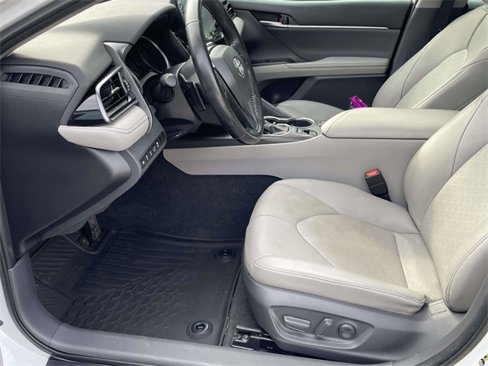 Used 2021 Toyota Camry XSE image 7