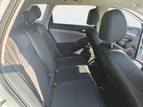 Certified 2024 Volkswagen Taos SE image 22