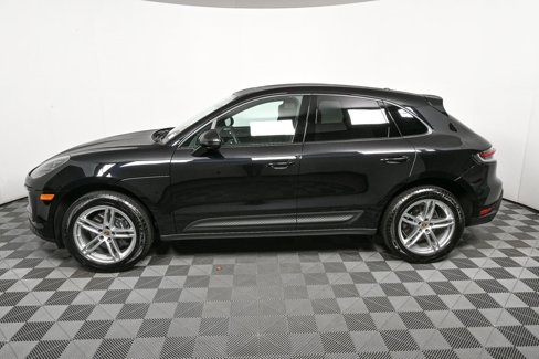 Used 2025 Porsche Macan image 2