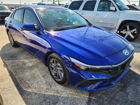Used 2024 Hyundai Elantra SEL image 1