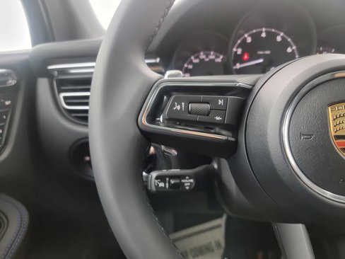 New 2026 Porsche Macan image 22