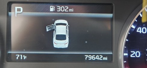 Used 2023 Kia Forte LXS w/ LXS Technology Package image 4