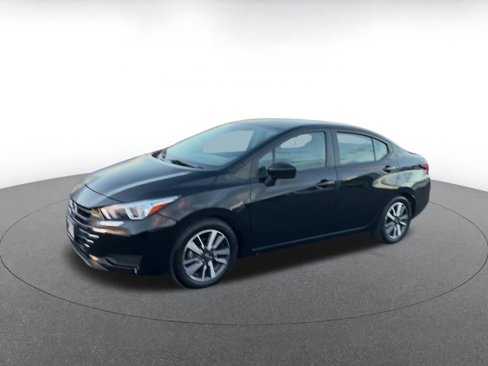 Used 2023 Nissan Versa SV image 7