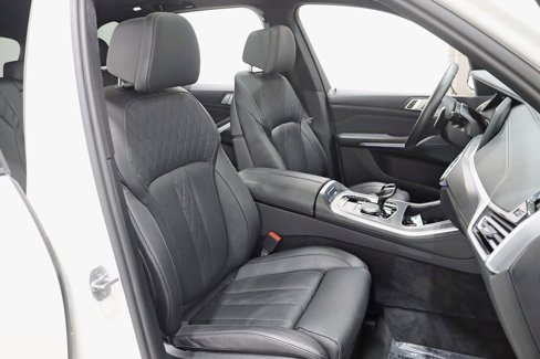 Used 2022 BMW X5 xDrive40i w/ M Sport Package image 30