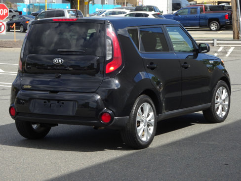 Used 2016 Kia Soul + image 8