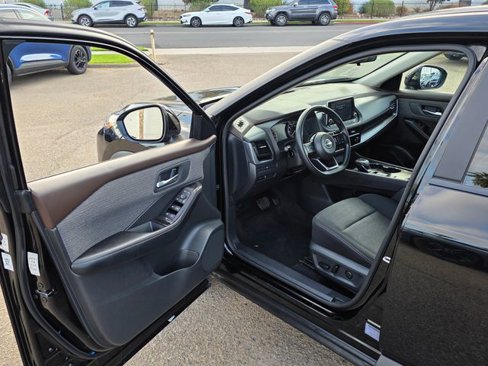 Used 2023 Nissan Rogue SV image 37