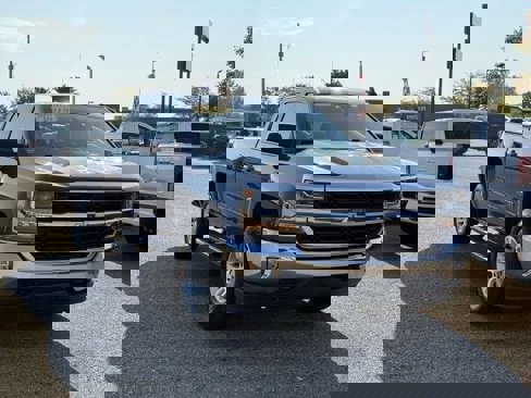 Used 2018 Chevrolet Silverado 1500 LT w/ All Star Edition image 4