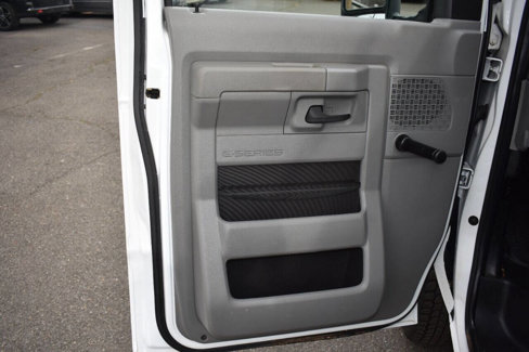 Used 2014 Ford E-150 and Econoline 150 image 9