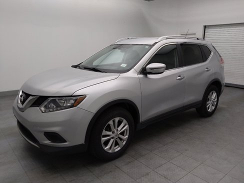 Used 2016 Nissan Rogue SV image 2