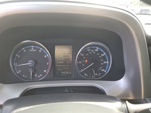 Used 2017 Toyota RAV4 Limited image 28