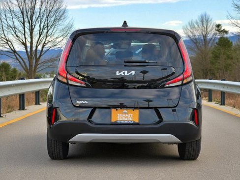 Used 2023 Kia Soul LX image 5