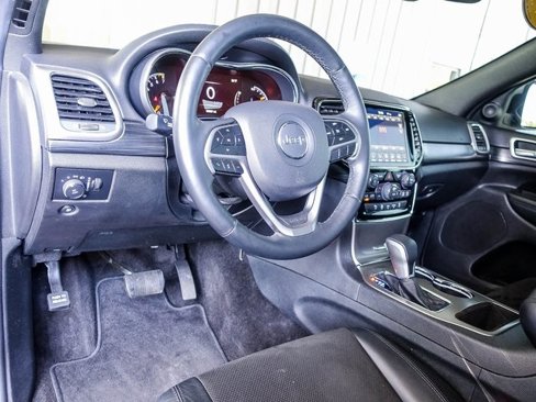 Used 2019 Jeep Grand Cherokee Altitude image 28