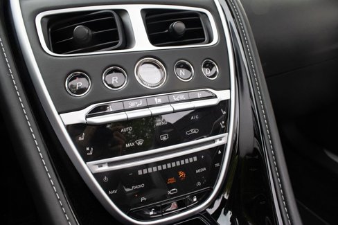 Used 2021 Aston Martin DB11 Volante image 12