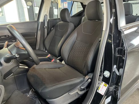 Used 2021 Nissan Kicks S image 19