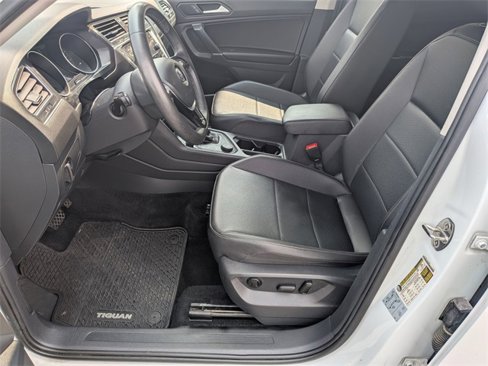 Used 2020 Volkswagen Tiguan SE image 10