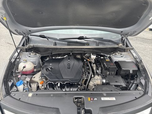 Used 2023 Kia Sportage LX image 8