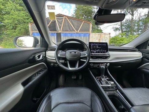 Used 2022 Jeep Compass Limited image 17