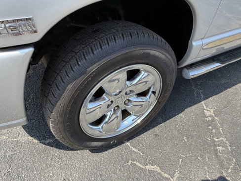 Used 2005 Dodge Ram 1500 Truck SLT image 9