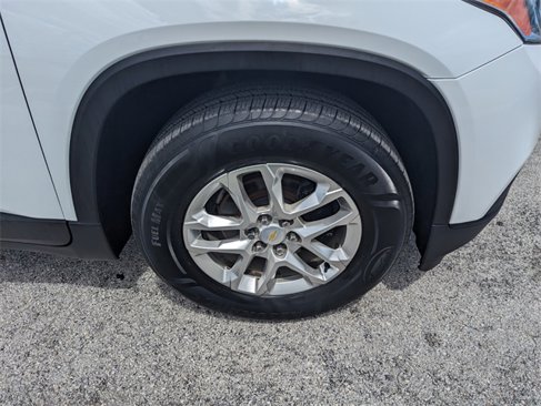 Used 2020 Chevrolet Traverse LS image 18