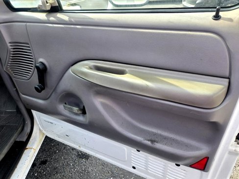 Used 1996 Ford F250 XL image 30