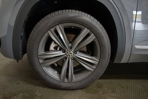 Used 2021 Volkswagen Atlas Cross Sport SE image 9
