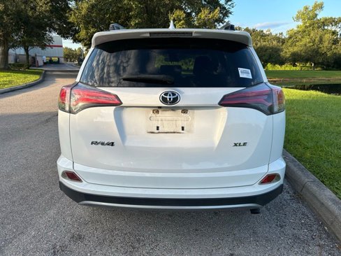 Used 2018 Toyota RAV4 XLE image 4