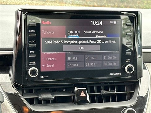 Used 2022 Toyota Corolla LE image 19