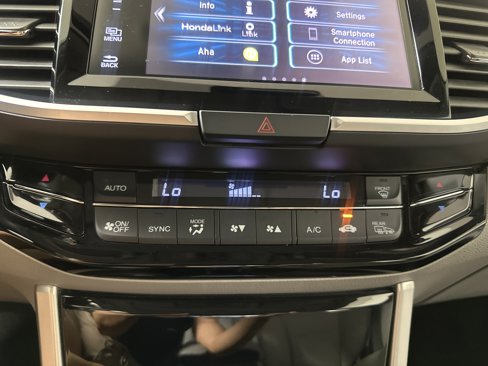 Used 2016 Honda Accord EX image 16