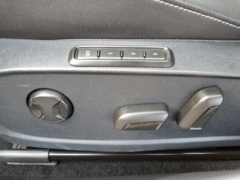 Used 2019 Volkswagen Jetta SEL Premium image 30