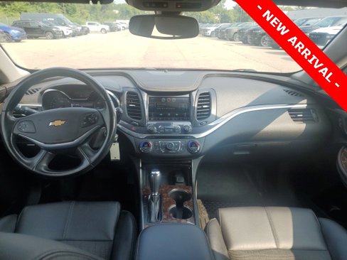 Used 2014 Chevrolet Impala LT w/ Convenience Package image 14