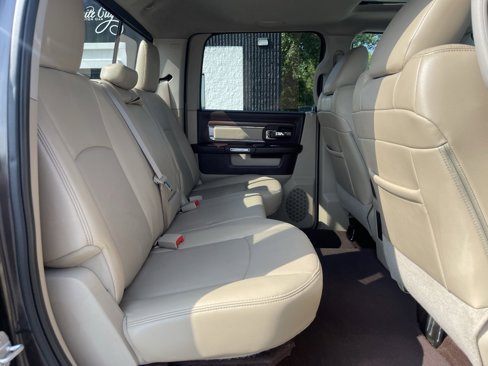 Used 2016 RAM 1500 Laramie w/ Convenience Group image 40