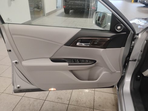 Used 2016 Honda Accord EX-L image 14