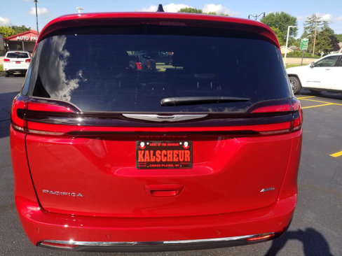 New 2025 Chrysler Pacifica Select image 6