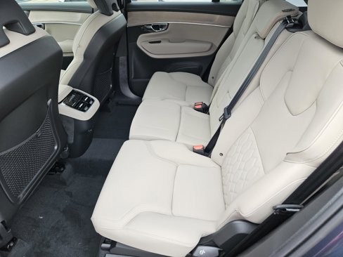 New 2025 Volvo XC90 B5 Plus w/ Protection Package Premier image 30