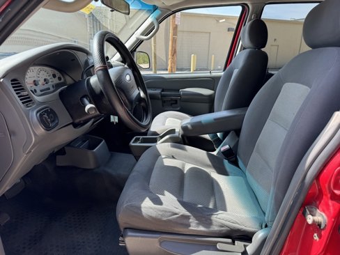 Used 2005 Ford Explorer Sport Trac XLT image 16