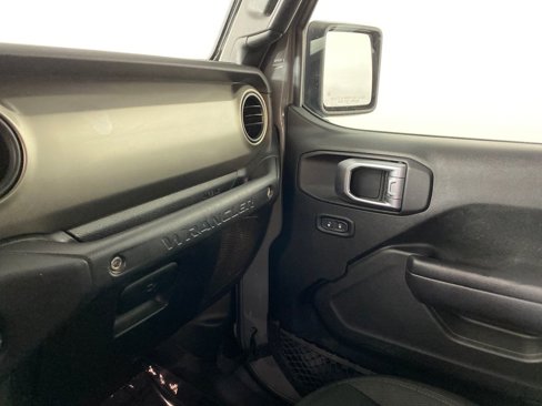 Used 2018 Jeep Wrangler Unlimited Sport S image 23