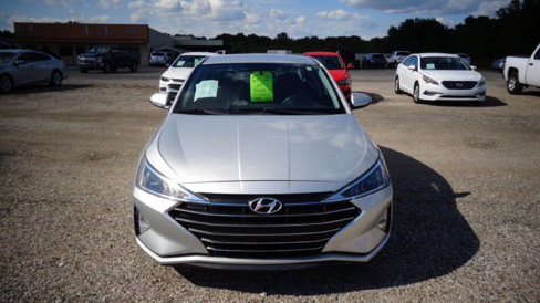 Used 2019 Hyundai Elantra SE image 2