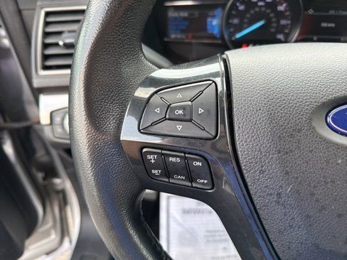 Used 2018 Ford Explorer XLT w/ Equipment Group 202A image 13