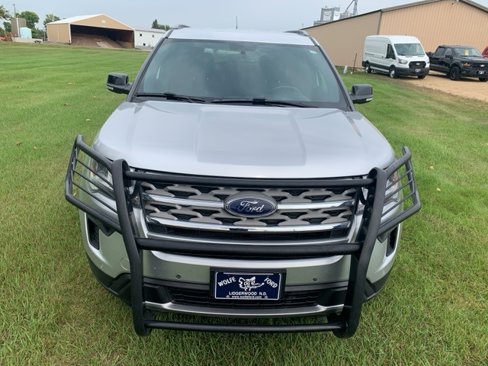 Used 2018 Ford Explorer XLT w/ Equipment Group 201A image 2
