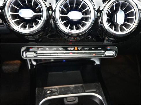 Used 2022 Mercedes-Benz A 220 image 3