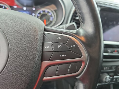 Used 2020 Jeep Cherokee Limited image 18