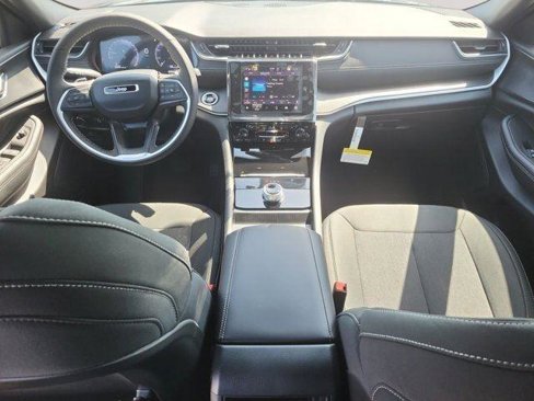New 2025 Jeep Grand Cherokee Laredo X w/ Luxury Tech Group I image 10