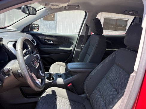 Used 2024 GMC Terrain SLE image 22