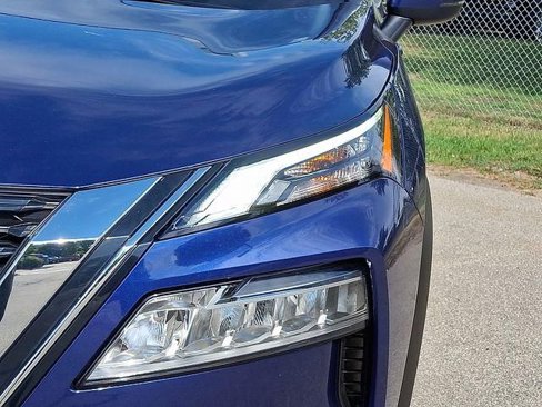 Used 2022 Nissan Rogue SV w/ SV Premium Package image 9
