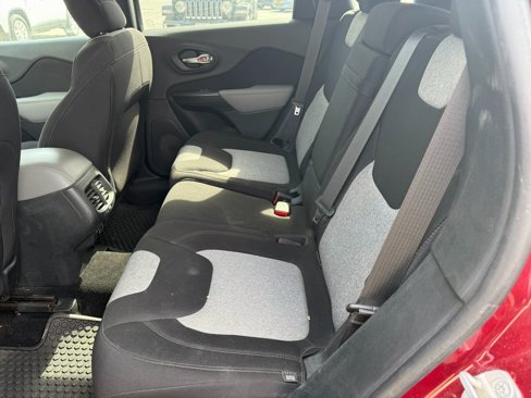 Used 2014 Jeep Cherokee Latitude w/ Comfort/Convenience Group image 7