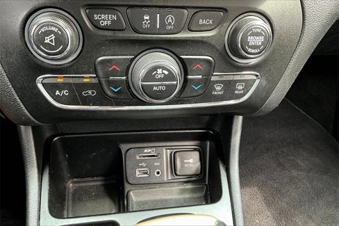 Used 2015 Jeep Cherokee Limited image 15