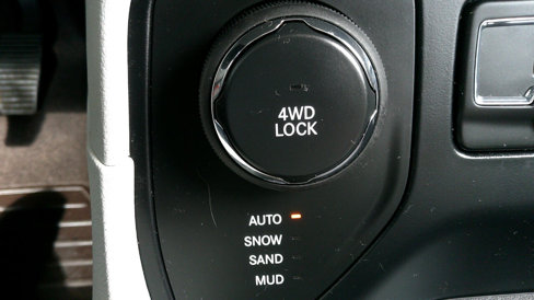 Used 2015 Jeep Renegade Latitude image 28